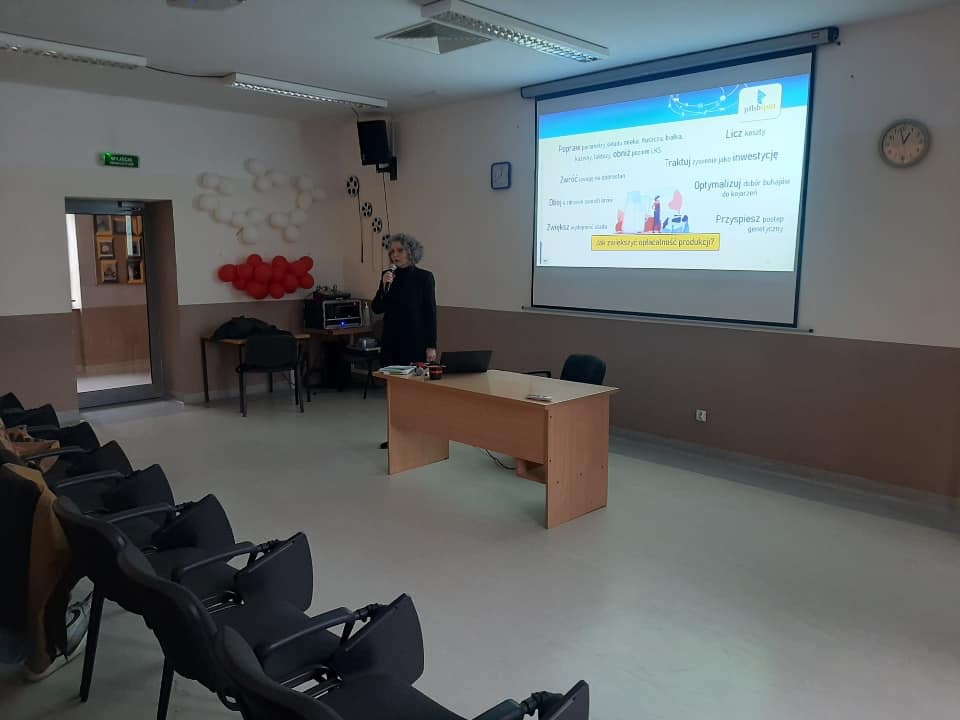 Zdjęcie prowadzącego na auli